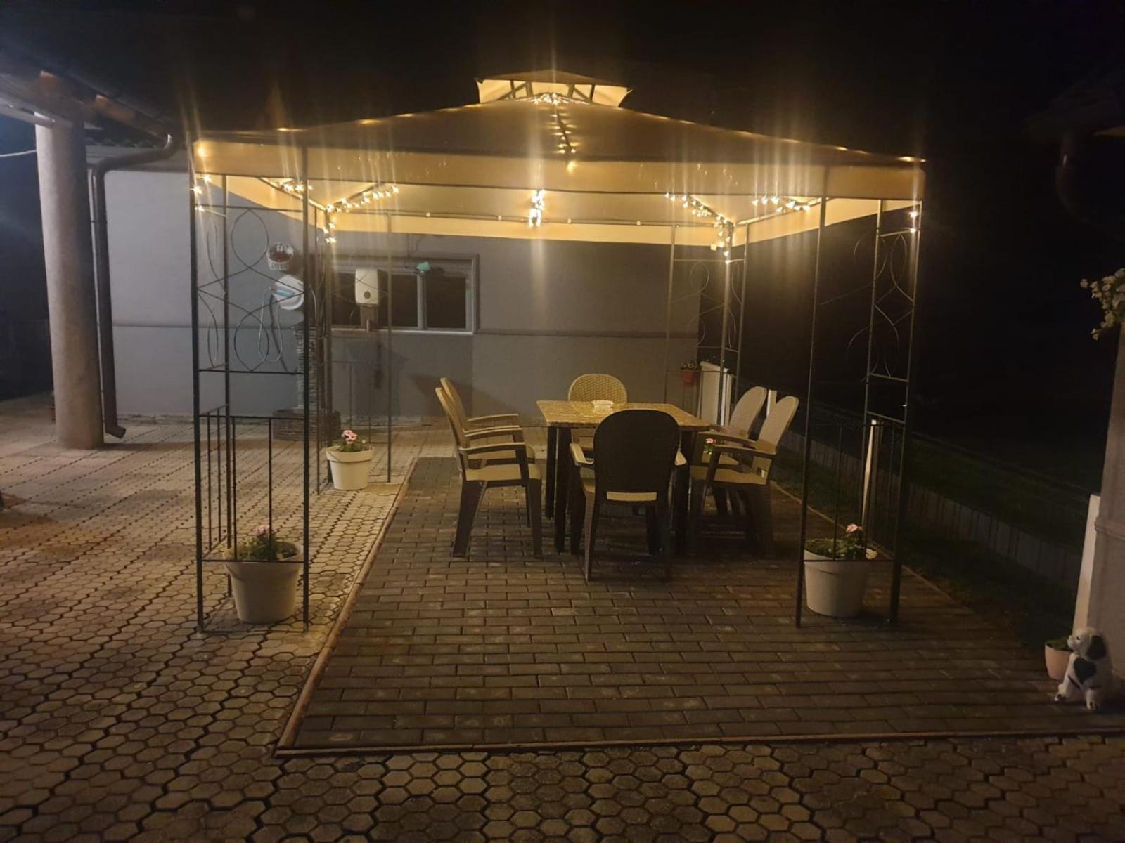 Apartman Sofia Zupanja Ngoại thất bức ảnh